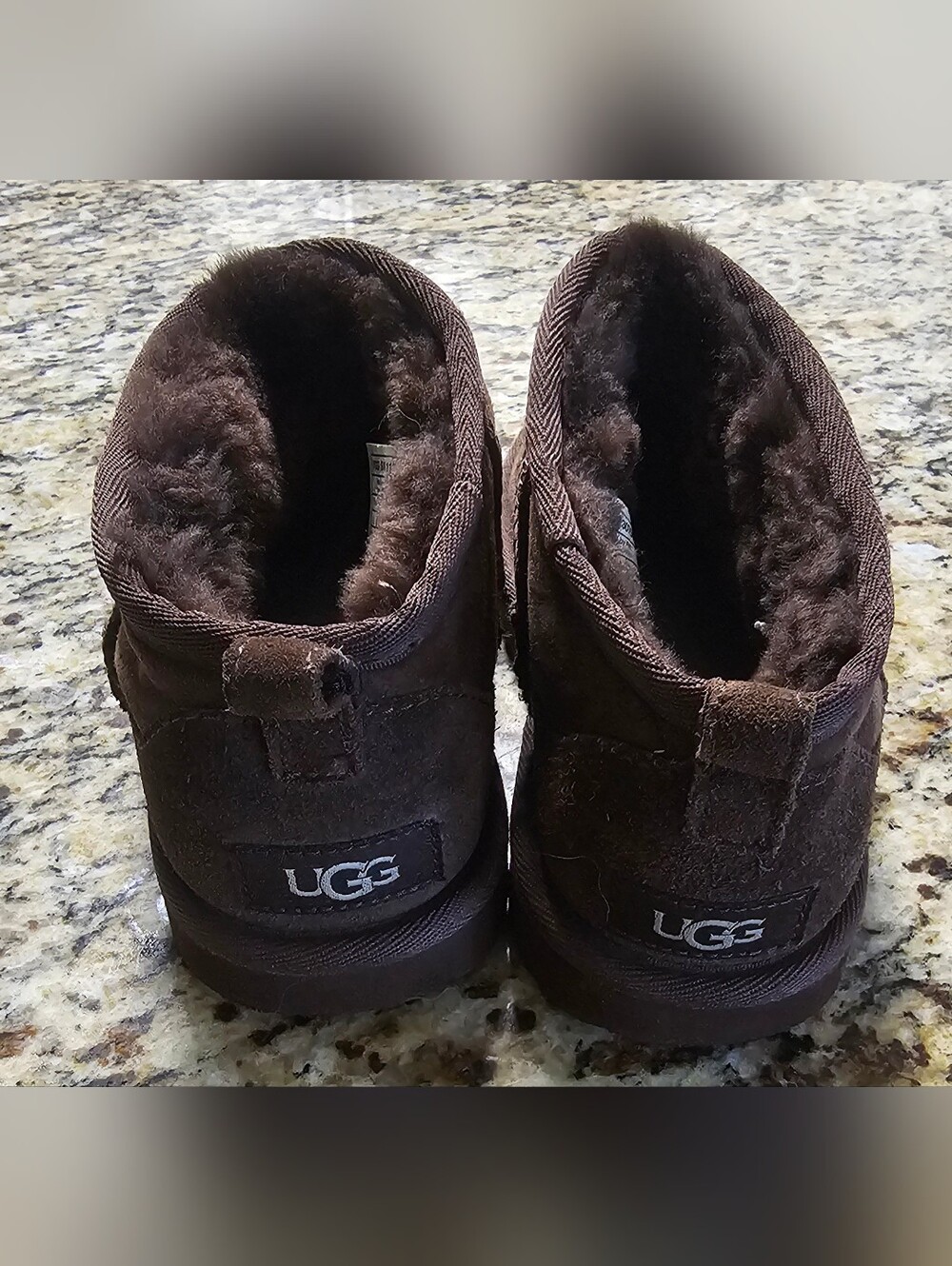 Kids UGG Mini Boot - Chestnut Size 2 - Picture 6 of 12